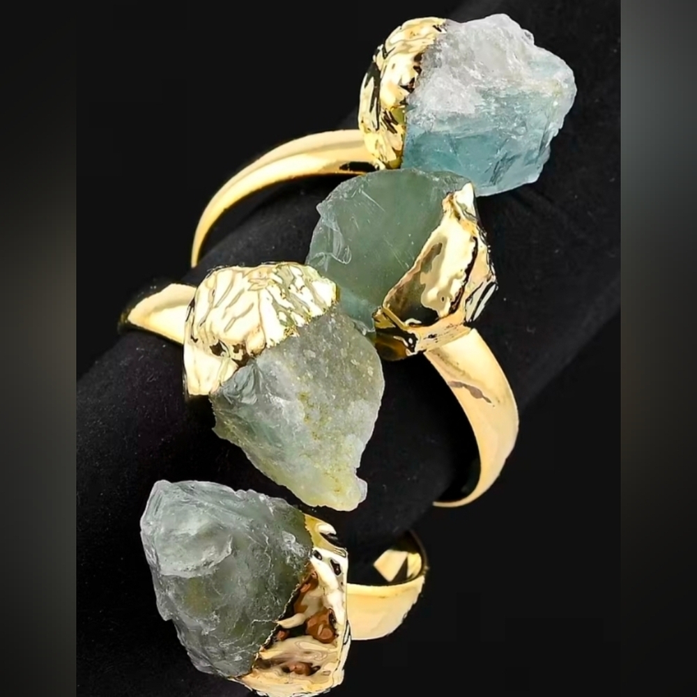 Green Quartz 11.00 ctw 4 Stone Ring in Goldtone (Adjustable) - Picture 3 of 4